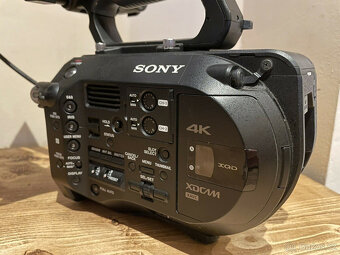 Sony FS7 - Dobrý stav (zkrácené hodiny) - vč. baterie a 2 pa - 9
