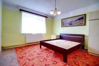 Rodinný dům 5+1 s krásnou zahradou 1337 m2, obec Dobřenice. - 9