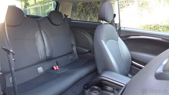 Mini Cooper 1.6i,90kW,PEPPER WHITE rok 2011/8. - 9