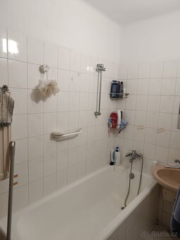 Pronájem domu se zahradou v obci Vidče - 9