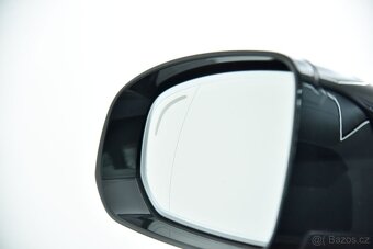 XC60 2.0 B4 mHEV R-Design AWD A/T, ACC, Panorama, El.kufor - 9
