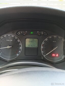 ŠKODA OCTAVIA 2 KOMBI , 2.0 FSI ,6 kvalt - 9