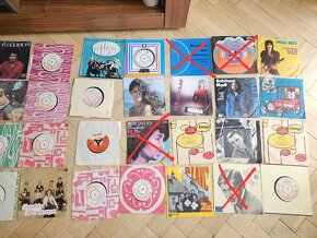 LP desky - 44 velkých + 68 malých - 9