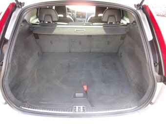 VOLVO XC60 2,4D4 Summum AWD Auto Pano Xen 2014 - 9