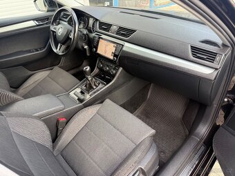 Škoda SUPERB 2.0 TDi 4x4 MANUÁL NAVI SENZORY TEMPOMAT - 9