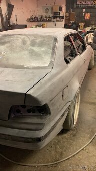 Bmw e36 328i coupe - 9