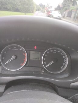 PRODAM SKODA FABIA II.1.2.44KW,M.2010 - 9