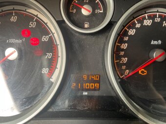 Opel Astra H 1.6 - 9