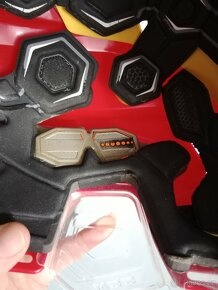 Hráčská helma CCM TACKS 310 M SR - 9