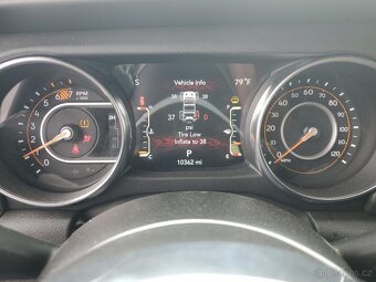 Jeep Wrangler - 9