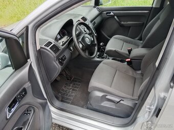 Volkswagen Touran 7 míst - 9