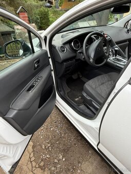 PRODÁM PEUGEOT 3008 2.0HDI - 9