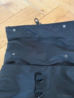 2 nové shoppery, batoh plus kabelka TH zdarma - 9