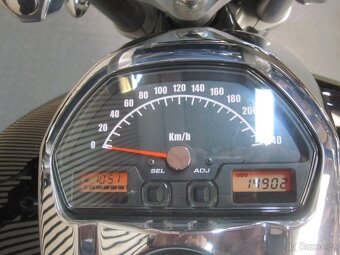 Suzuki Intruder M 1800 R - 9