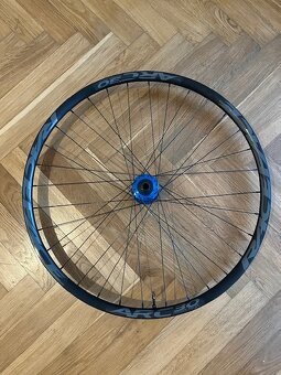 Kola na Race Face komponentech, 29 palců (černé ventilky) - 9