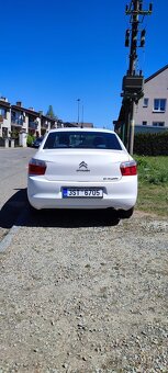 Prodám Citroen Elysee 1,2 bílé barvy. - 9