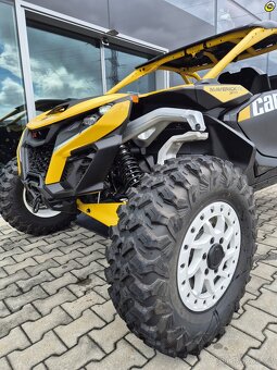 CAN-AM Maverick R - 9