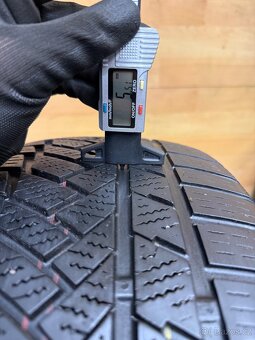 Zimní pneu 255/60/18 - 9