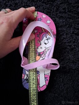 Žabky a crocsy - 9