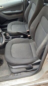 Škoda Fabia 1.4 16v rok 2005 klima - 9