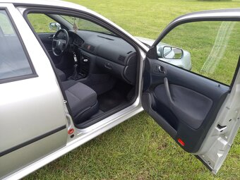 Prodám Śkoda Octávia 2.0i 85kw Top stav naj.pouze 176tis.km - 9