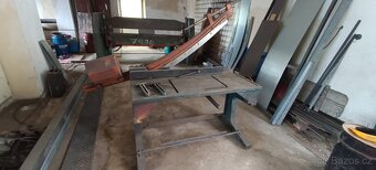 Ruční tabulové nůžky a hydraulická ohýbačka plechu - 9