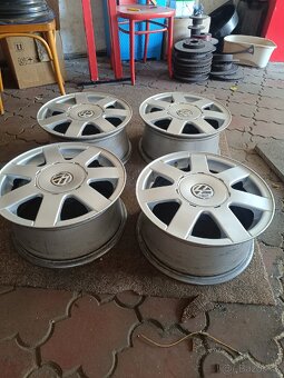 Al. Kola R15 5x112 originál Volkswagen - 9