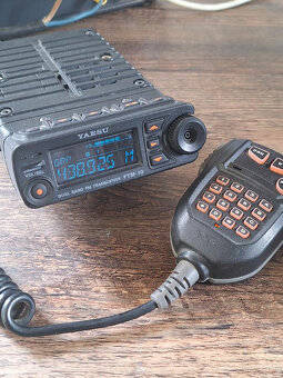 Prodám větší množství radiostanic končím - 9