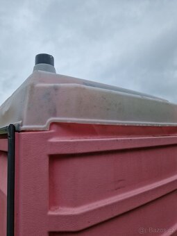 Mobilní wc s umyvadlem a vodou - 9