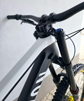 Downhill kolo Canyon Sender CF 9.0 Team Carbon 2018 27.5" - 9