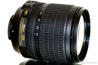 Nikon D5600 + Nikon 18-105mm TOP STAV - 9