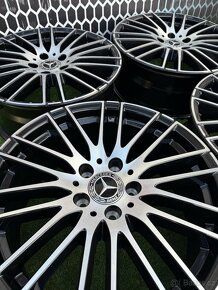 ORIGINÁLNÍ SADA MERCEDES C-CLASS - W206 - ZÁNOVNÍ R18 - 9