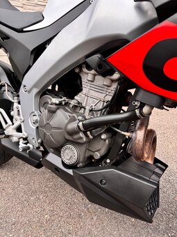 Aprilia Tuono 125 - 9