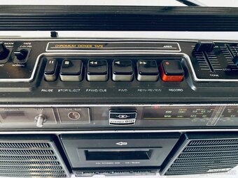 Radiomagnetofon Aiwa TPR 910, rok 1977 - 9