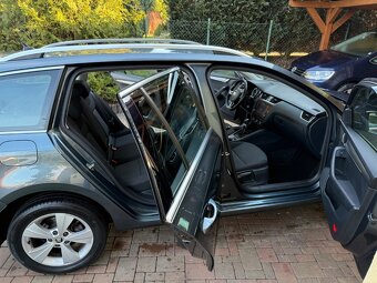 ŠKODA OCTAVIA 3 1.8 TSI 132KW STYLE ACC FULLLED NAVI KAMERA - 9
