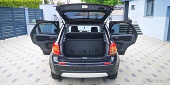 Suzuki ZX4 1,6i - 16V - 79kw. PREMIUM. . Nová STK do 5/2027 - 9