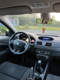 RENAULT MEGANE 1.6 74KW COMBI - 9