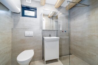 celoročně obyvatelný domek s velkou zahradou - VelkáCHuchle - 9