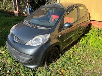 Prodám peugeot 107,AC,70.000km.Benzin,5-ti dveř.dovoz - 9