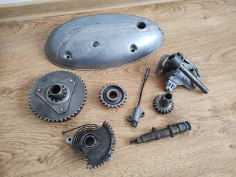 Prodám díly na Jawa ČZ 250/353, Jawa pérák a ČZ 175/470 - 9