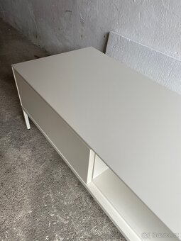 TV stolek Kave Home - 9