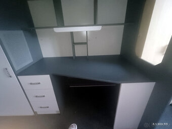 Patrová postel s psacím stolem a skříní - 9