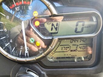 Suzuki DL1000 V-Strom - 9