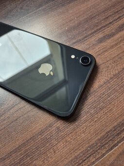 iPhone XR 64gb kapacita baterie 98% - 9