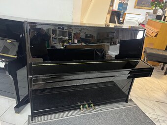 Černý Petrof mod. 115 v záruce, doprava zdarma. PRODÁNO - 9