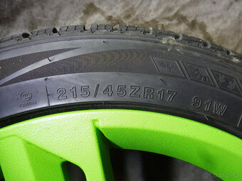 Prodám 4 ZIMNÍ/celorok. pneu TRACMAX 215/45/R17 rv:2024 - 9