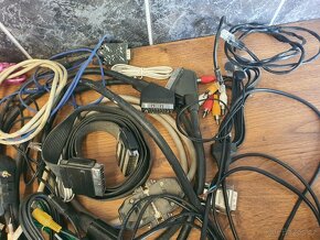 Datové kabely, konektory, kabely scart, kabely k počítači aj - 9