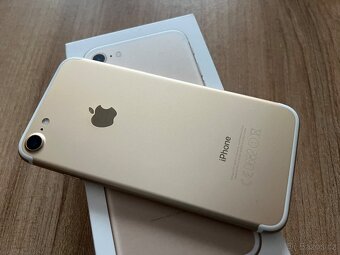 Apple iPhone 7 zlatý, nefunkční, na opravu nebo dily - 9