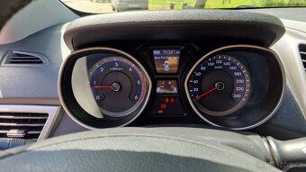 Hyundai i30 1.6 CRDI 81kW (30.11.2012-GD) kombi - výbava Tri - 9
