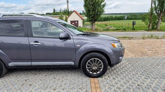 Mitsubishi Outlander 4x4 pěkný stav - 9